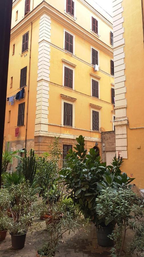 Lovely Apartment In Testaccio, Rome Exterior photo